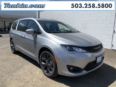 New 2019 CHRYSLER Pacifica Touring L Plus
